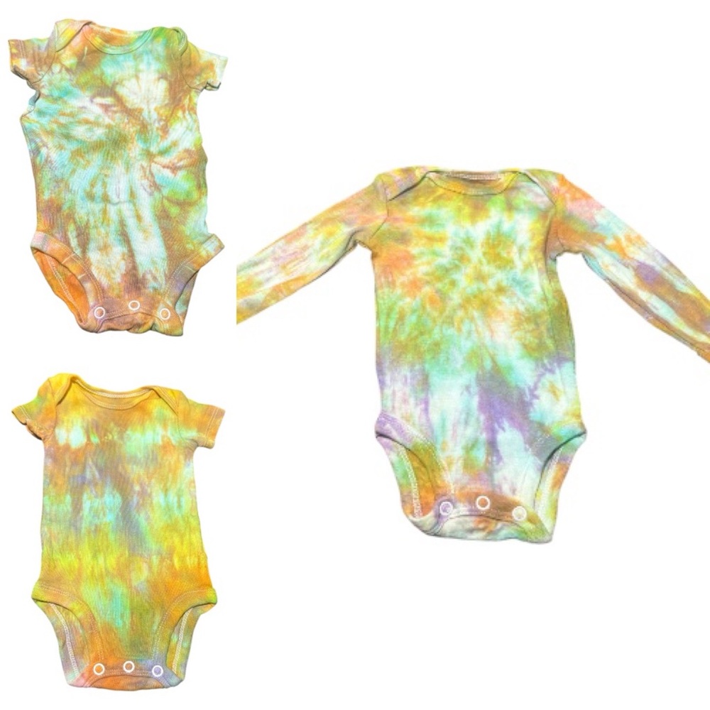 BUNDLE CARTER’S 3 Pieces Tie-Dye Onsies